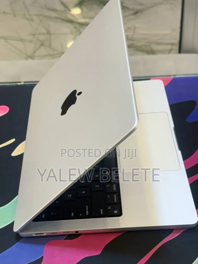 New Laptop Apple MacBook Pro 2021 M1 16GB Apple M1 Pro SSD 512GB