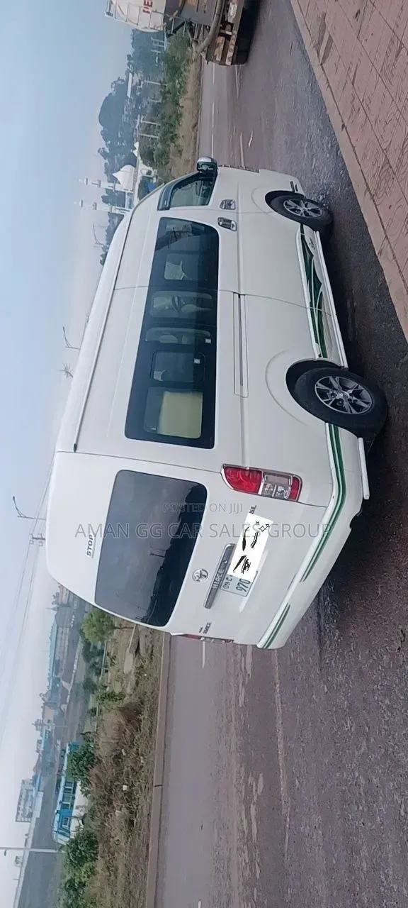 Toyota HiAce 2020 White