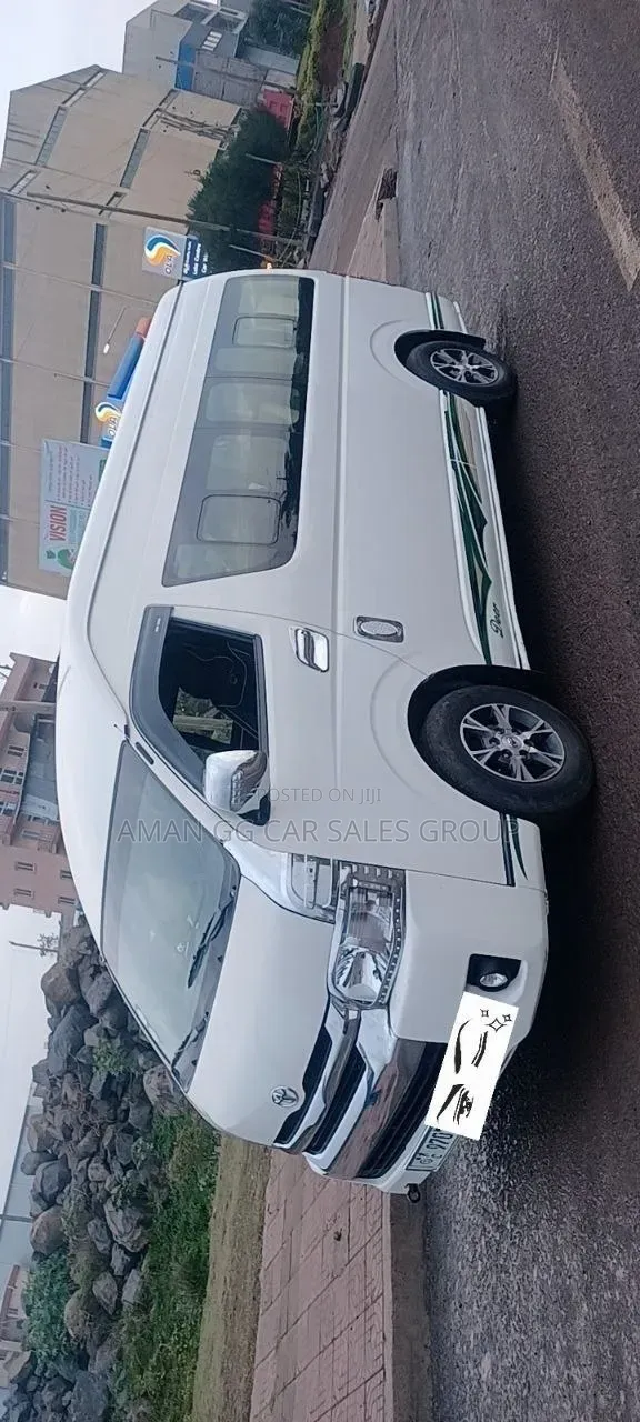 Toyota HiAce 2020 White