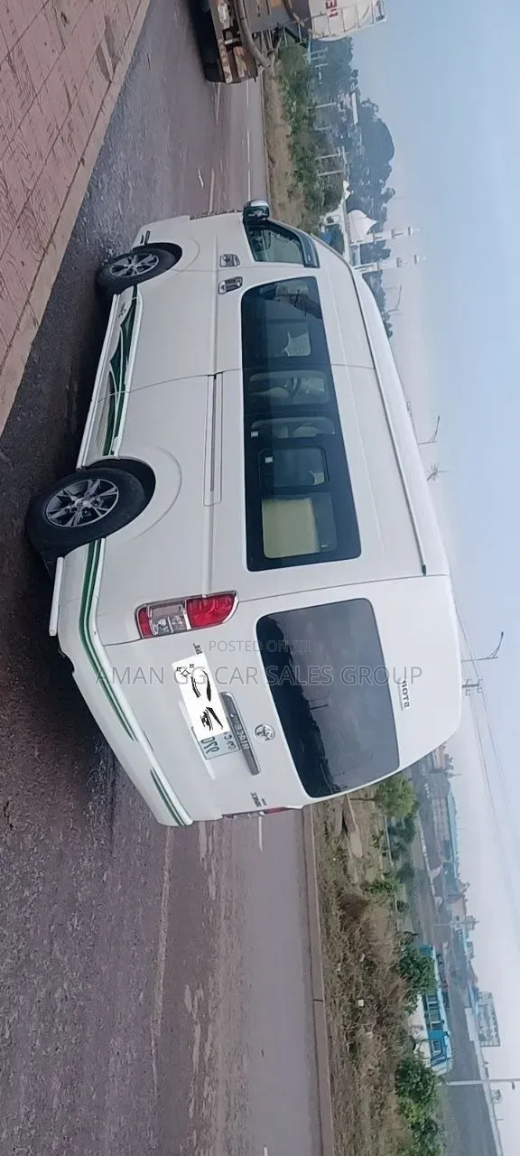 Toyota HiAce 2020 White