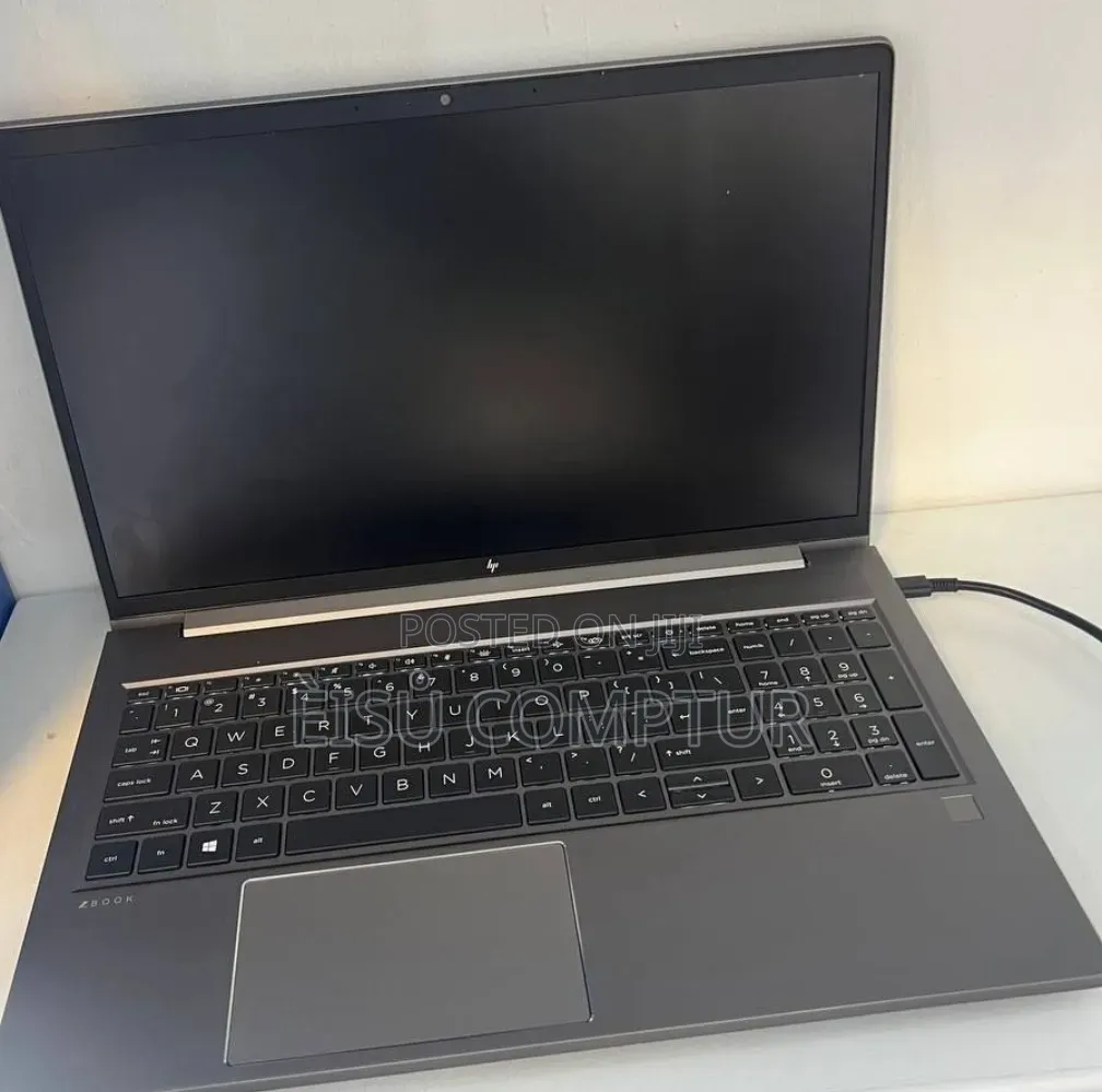New Laptop HP ZBook Firefly G8 16GB Intel Core i7 SSD 512GB
