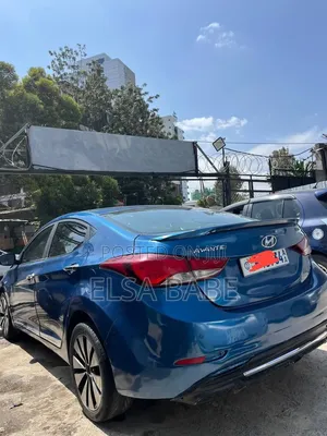 Hyundai Avante 2015 Blue