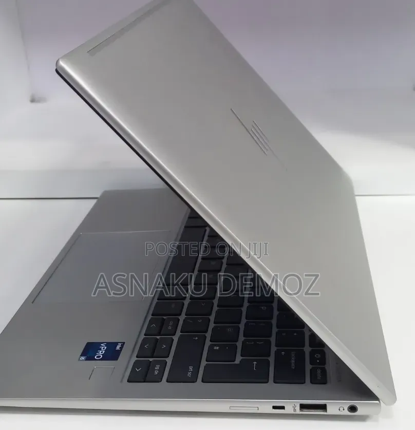 New Laptop HP EliteBook 830 G9 16GB Intel Core i5 SSD 512GB
