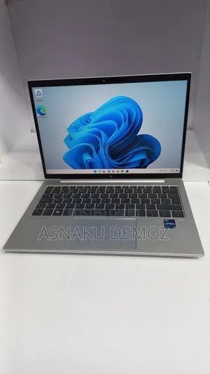 New Laptop HP EliteBook 830 G9 16GB Intel Core i5 SSD 512GB