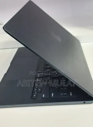 New Laptop Apple MacBook Air 2022 M2 8GB Apple M1 SSD 256GB