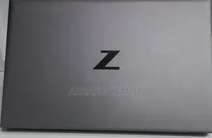 New Laptop HP ZBook Firefly G8 16GB Intel Core i7 SSD 512GB