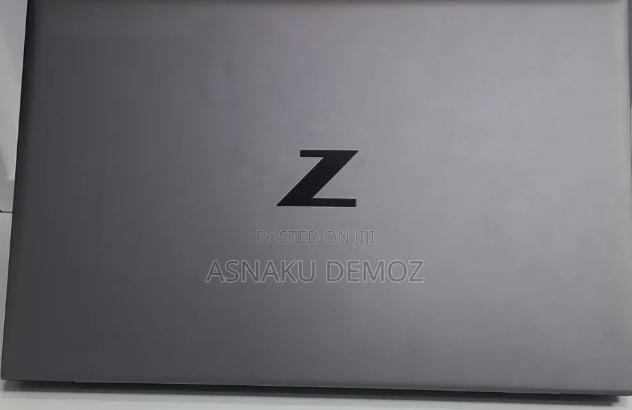 New Laptop HP ZBook Firefly G8 16GB Intel Core i7 SSD 512GB