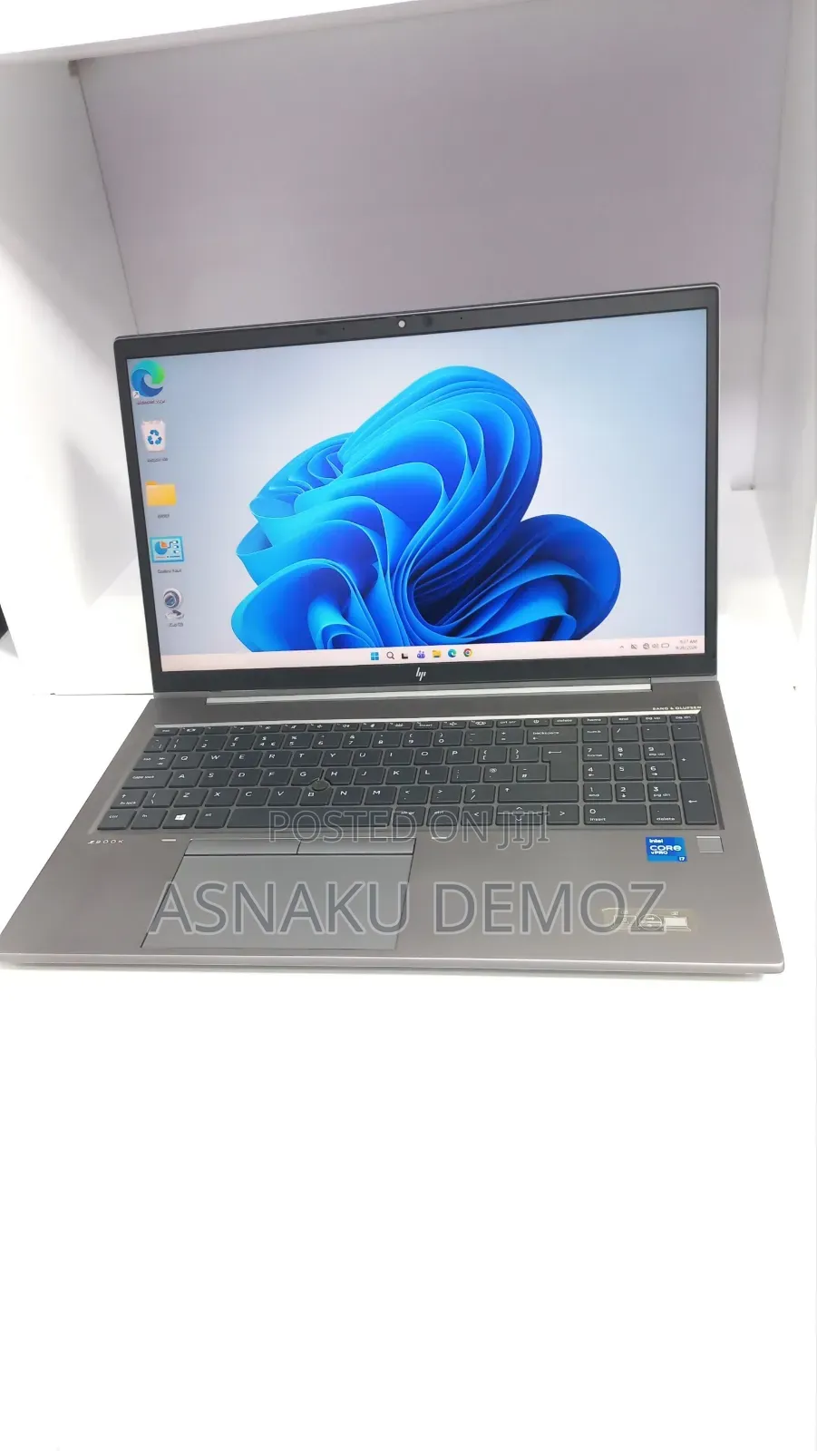 New Laptop HP ZBook Firefly G8 16GB Intel Core i7 SSD 512GB