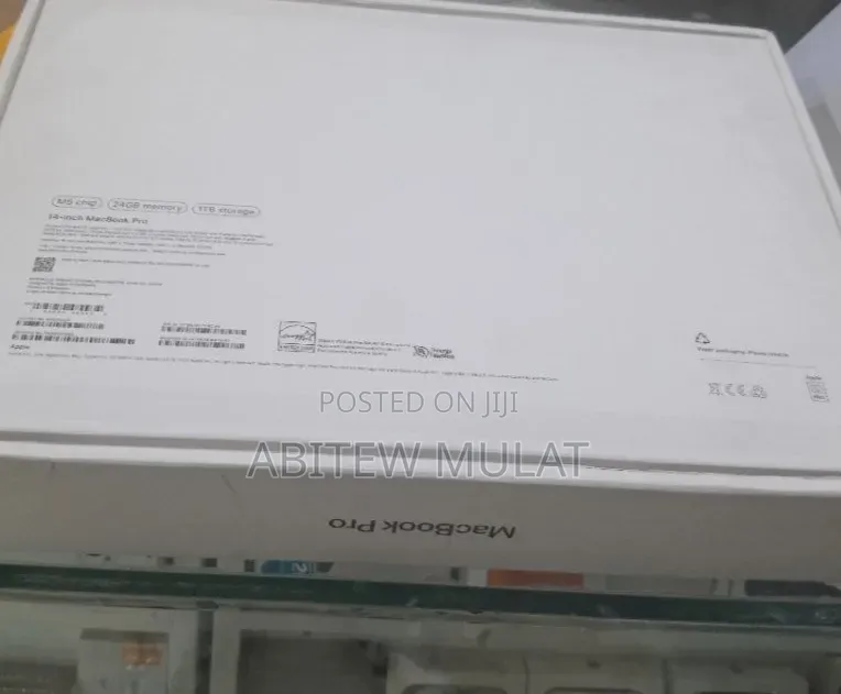 New Laptop Apple MacBook Pro 2025 M5 24GB Apple M5 SSD 1T