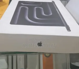 New Laptop Apple MacBook Pro 2025 M5 24GB Apple M5 SSD 1T