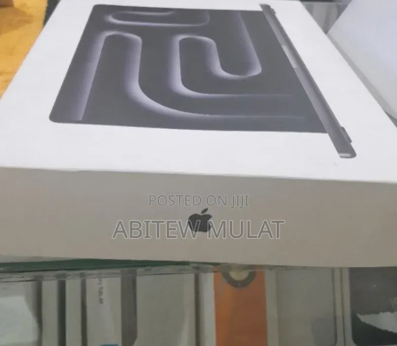 New Laptop Apple MacBook Pro 2025 M5 24GB Apple M5 SSD 1T
