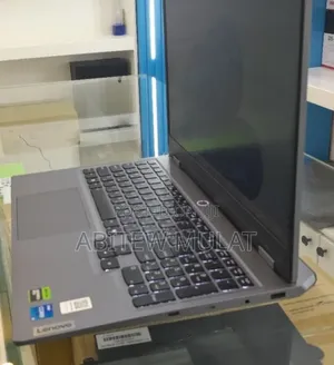 New Laptop Lenovo LOQ 15IRH8 12GB Intel Core i5 SSD 512GB