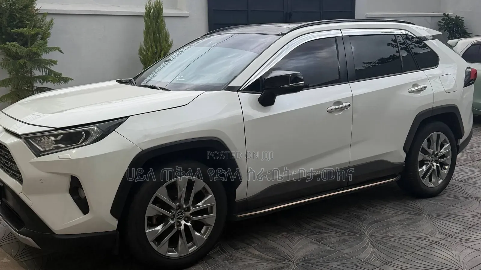 Toyota RAV4 2021 Off white