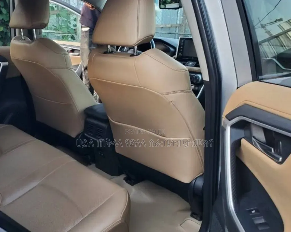Toyota RAV4 2021 Off white