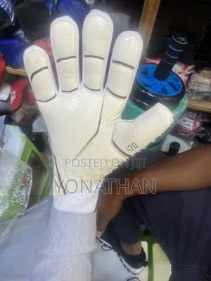 High Quality Goal Keeper Glove