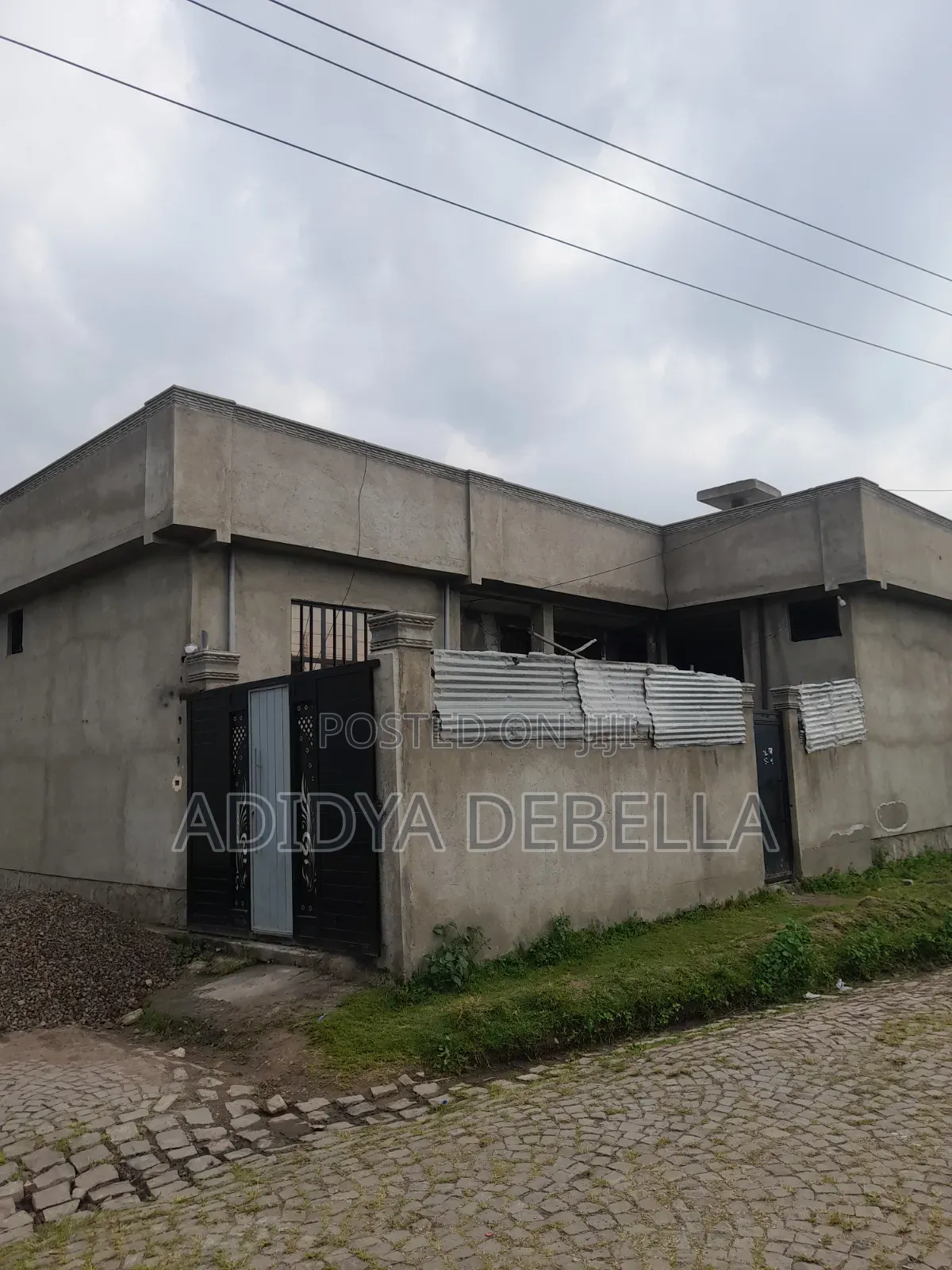 5bdrm House in Gelan, Akaky Kaliti for sale