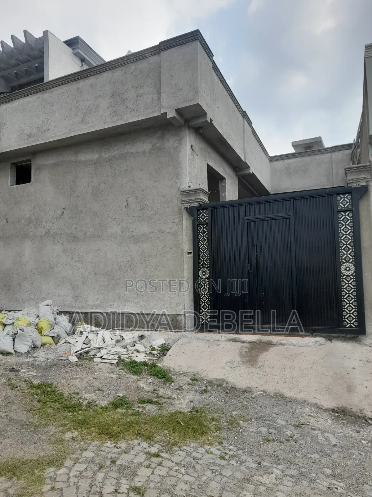 5bdrm House in Gelan, Akaky Kaliti for sale