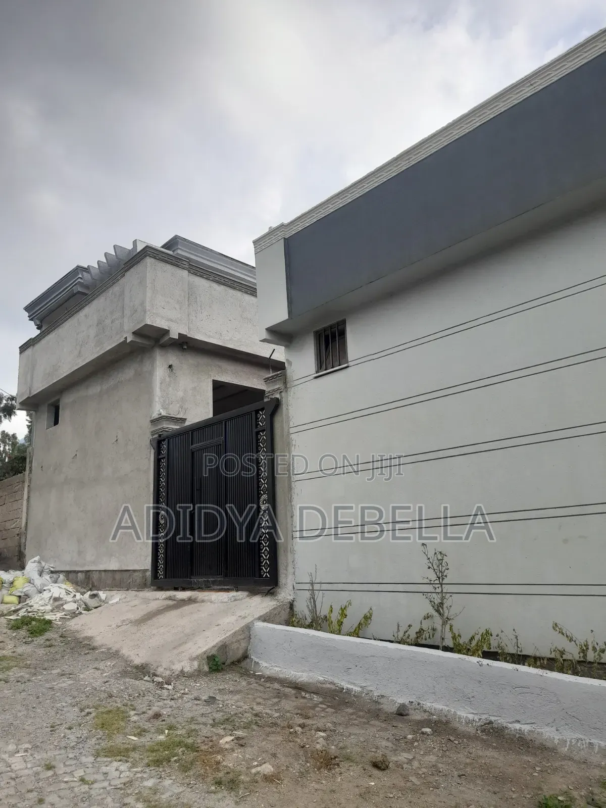 5bdrm House in Gelan, Akaky Kaliti for sale