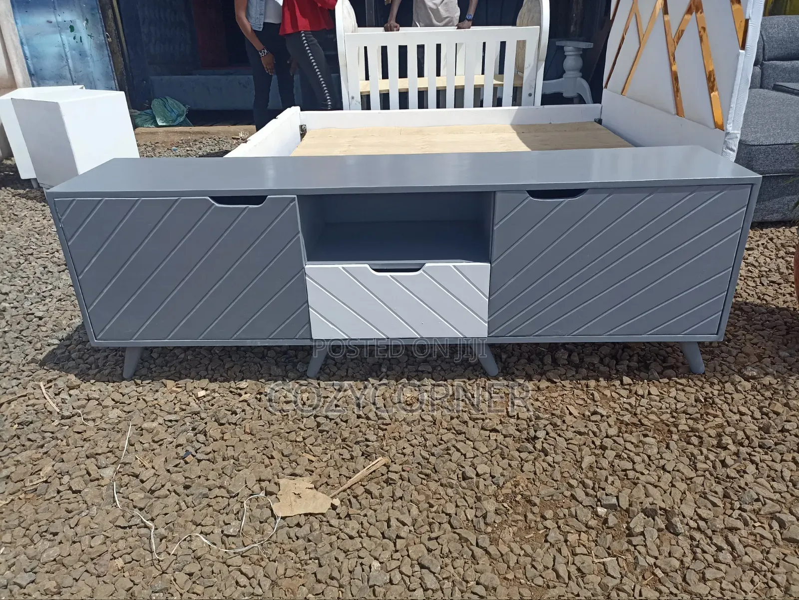 Quality 1.50 Meter TV Stand. 1.50 ሜትር ቲቪ ስታንድ