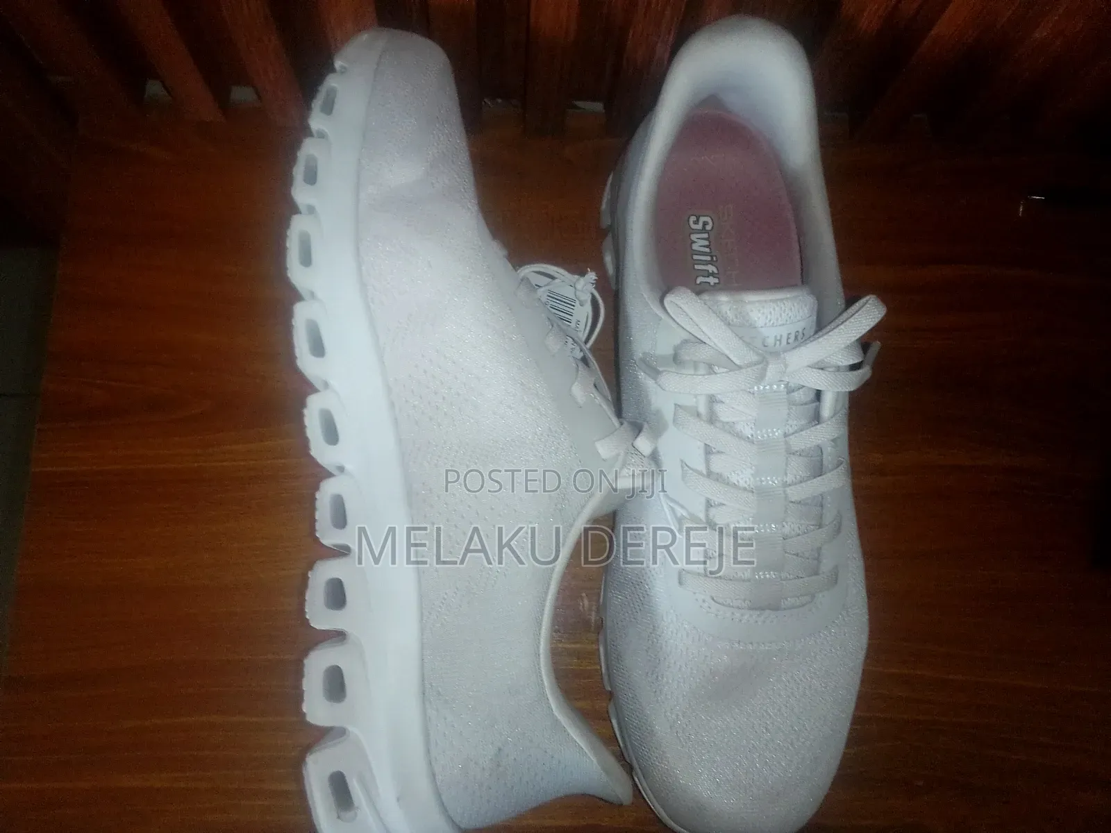 Original Skechers Glide Step Womens Sneakers Size 4.