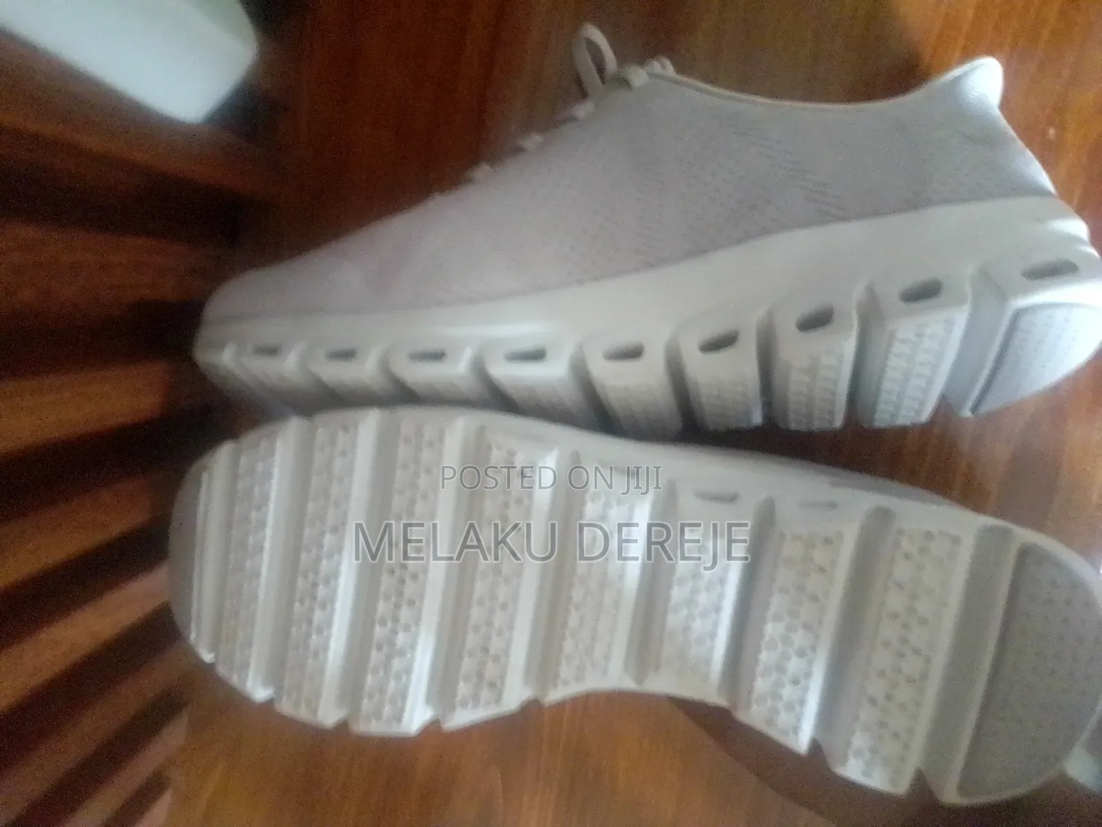 Original Skechers Glide Step Womens Sneakers Size 4.