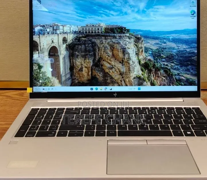 New Laptop HP EliteBook 845 G8 16GB AMD Ryzen 7 SSD 512GB