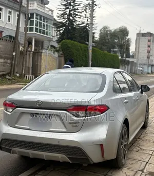 Toyota Corolla 2022 Silver