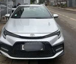 Toyota Corolla 2022 Silver