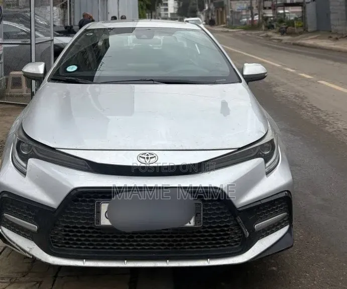 Toyota Corolla 2022 Silver