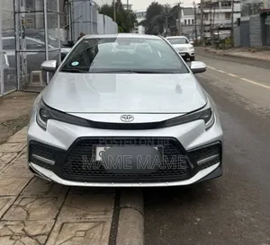 Toyota Corolla 2022 Silver