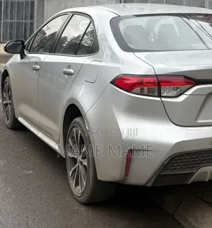 Toyota Corolla 2022 Silver