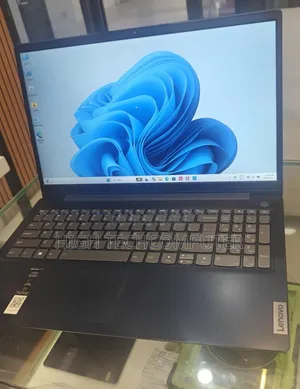 New Laptop Lenovo Ideapad 3 8GB Intel Core i5 SSD 512GB