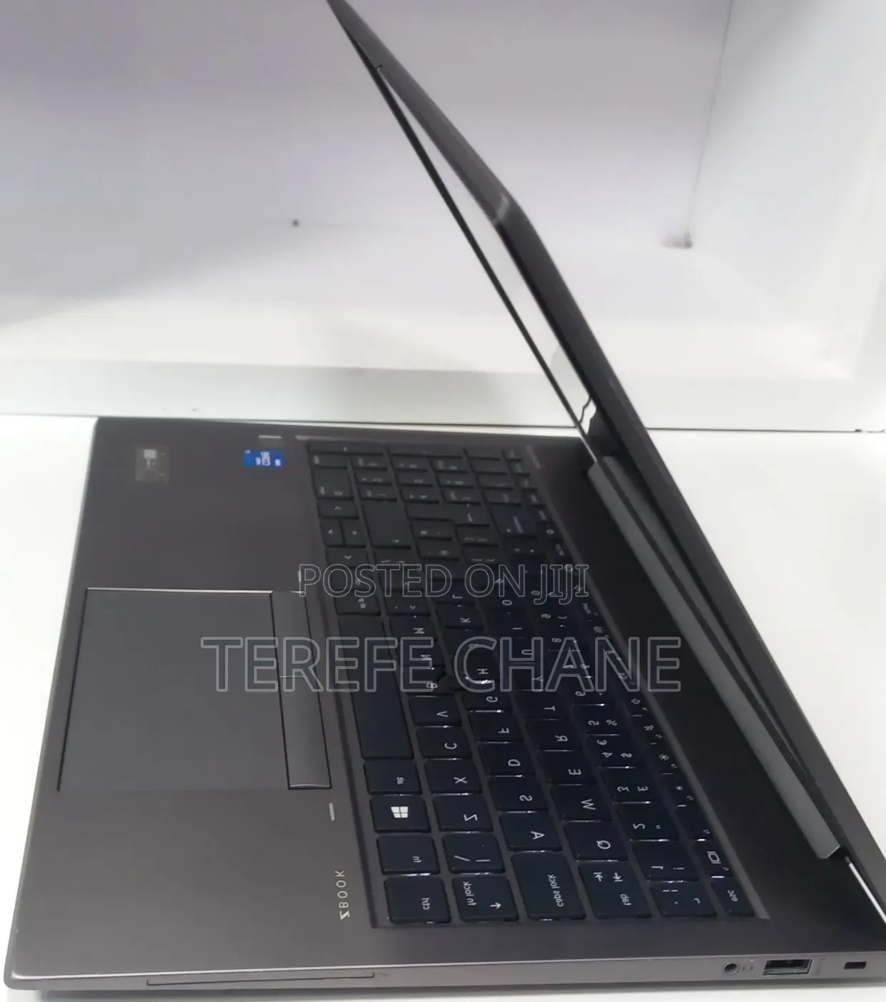 New Laptop HP ZBook Firefly G8 16GB Intel Core i7 SSD 512GB