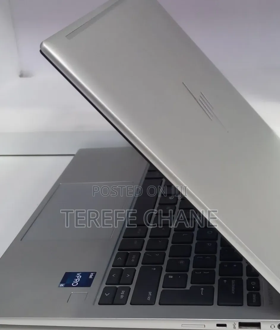 New Laptop HP ZBook Firefly G8 16GB Intel Core i7 SSD 512GB