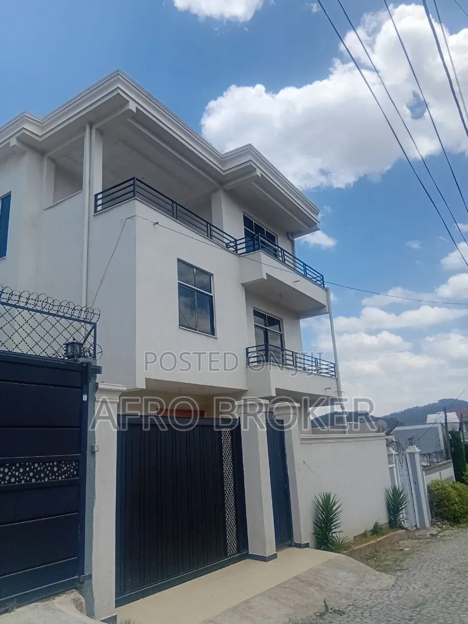 Furnished 6bdrm House in Lafto for sale