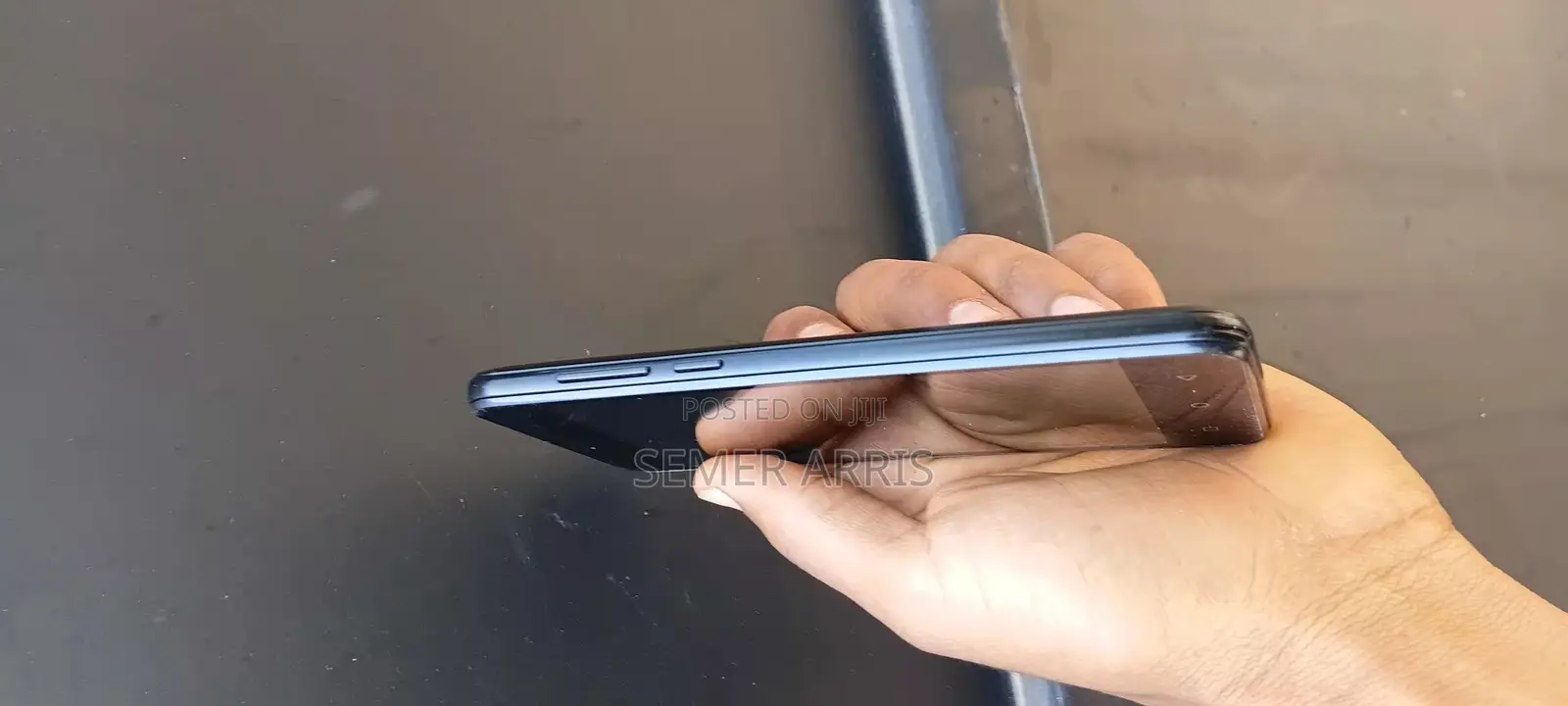 New Mobile Phone 8 GB Black