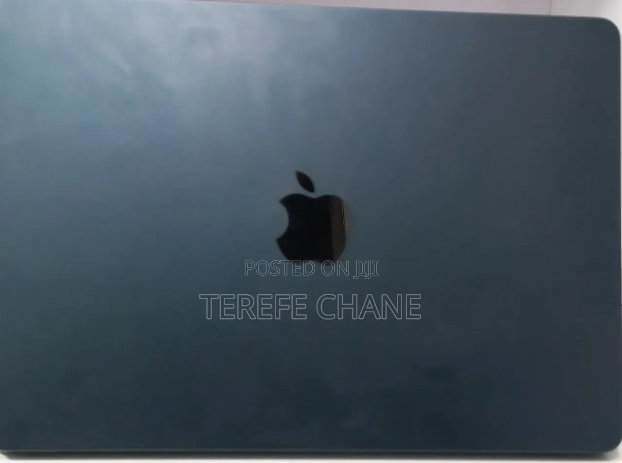 New Laptop Apple MacBook Air 2022 M2 8GB Apple M2 SSD 256GB