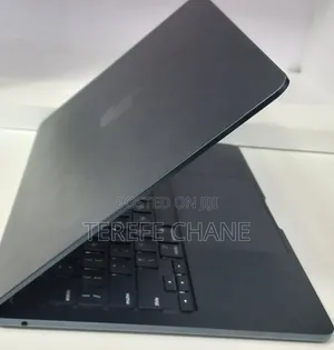 New Laptop Apple MacBook Air 2022 M2 8GB Apple M2 SSD 256GB