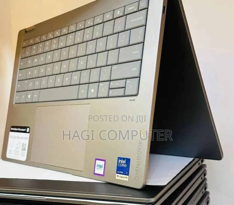 New Laptop HP OmniBook 5 Flip 16GB Intel Core Ultra 7 SSD 1T