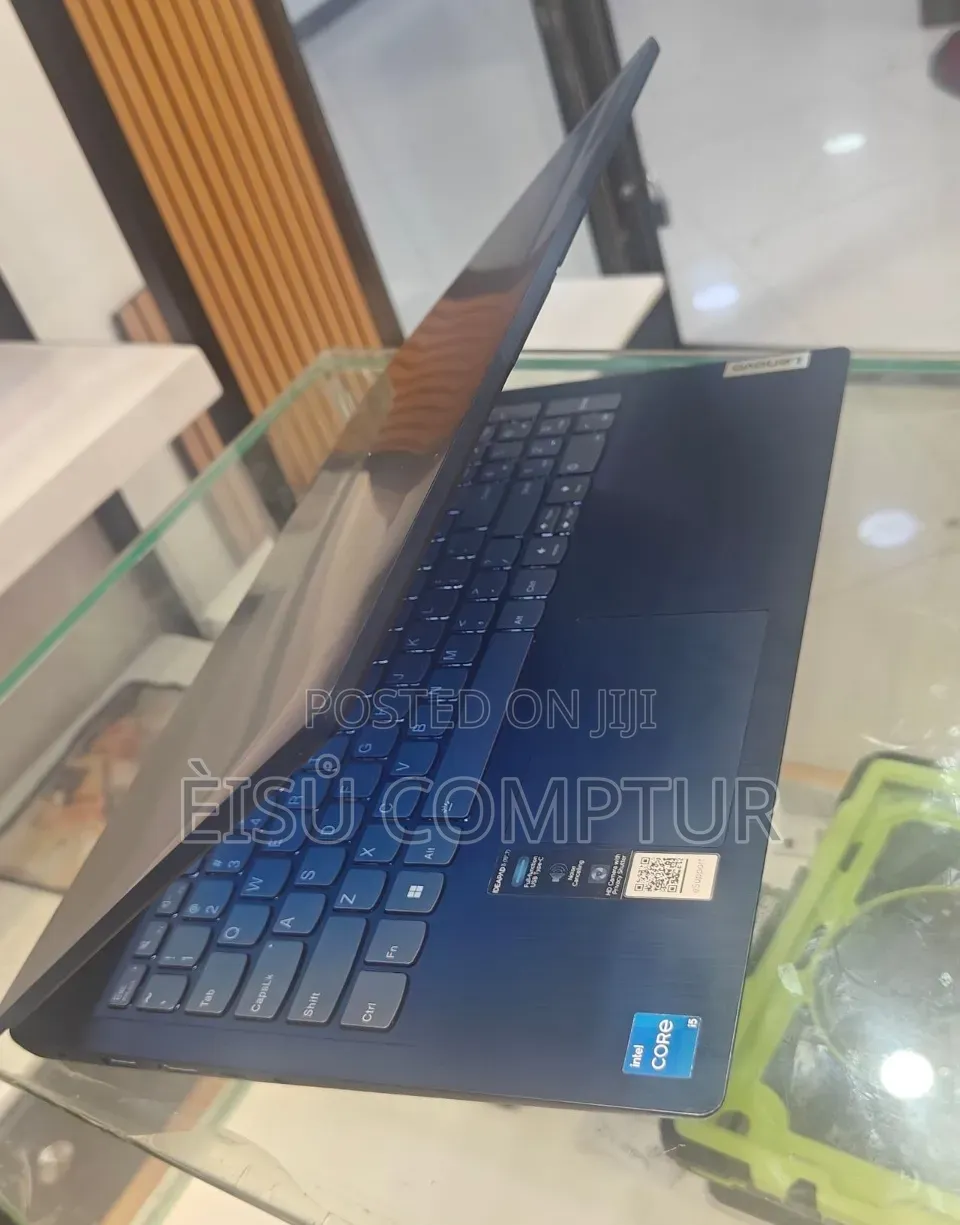 New Laptop Lenovo IdeaPad Z380 8GB Intel Core i5 SSD 512GB
