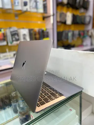 Laptop Apple MacBook Air 2019 16GB Intel Core i5 SSD 256GB