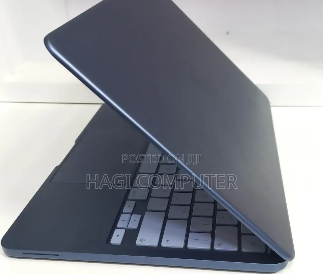 New Laptop Apple MacBook Neo 2026 8GB Apple M4 SSD 256GB