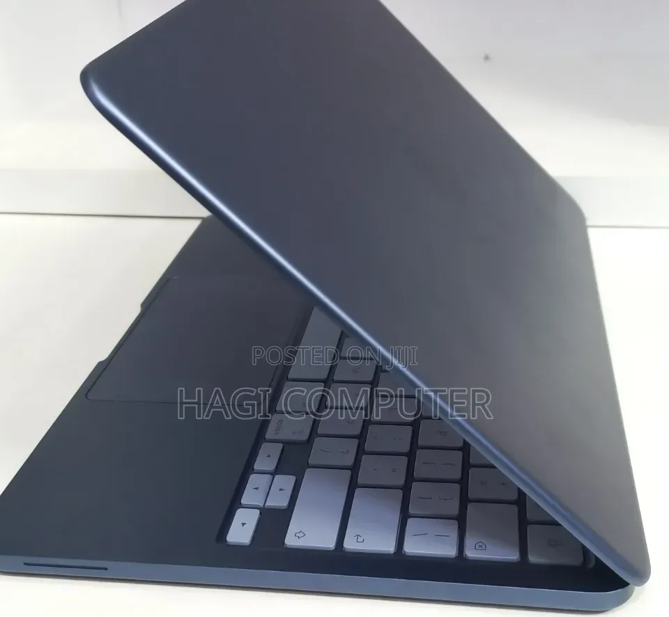 New Laptop Apple MacBook Neo 2026 8GB Apple M4 SSD 256GB