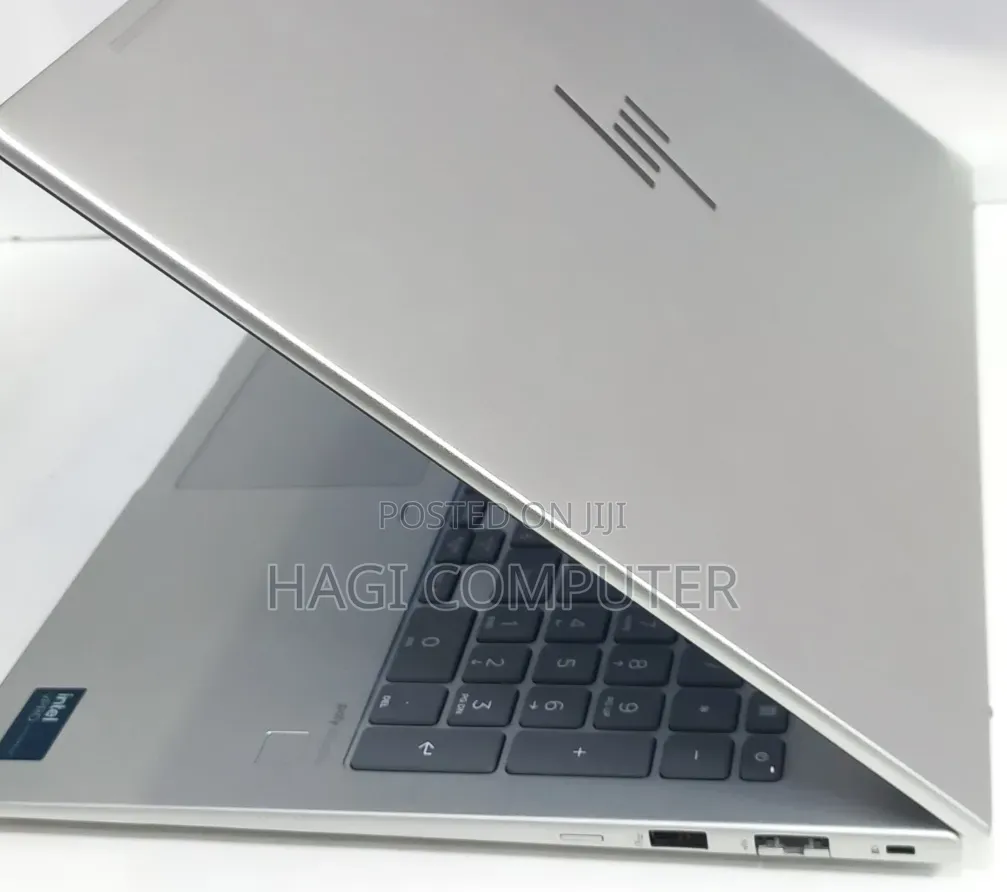 New Laptop HP EliteBook 660 G11 16GB Intel Core Ultra 7 SSD 512GB