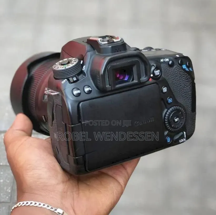 Canon 80D Camera 18-135mm Lens
