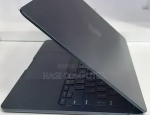 New Laptop Apple MacBook Air 2022 M2 8GB Apple M2 SSD 256GB