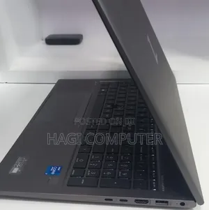 New Laptop HP ZBook Firefly G8 16GB Intel Core i7 SSD 512GB