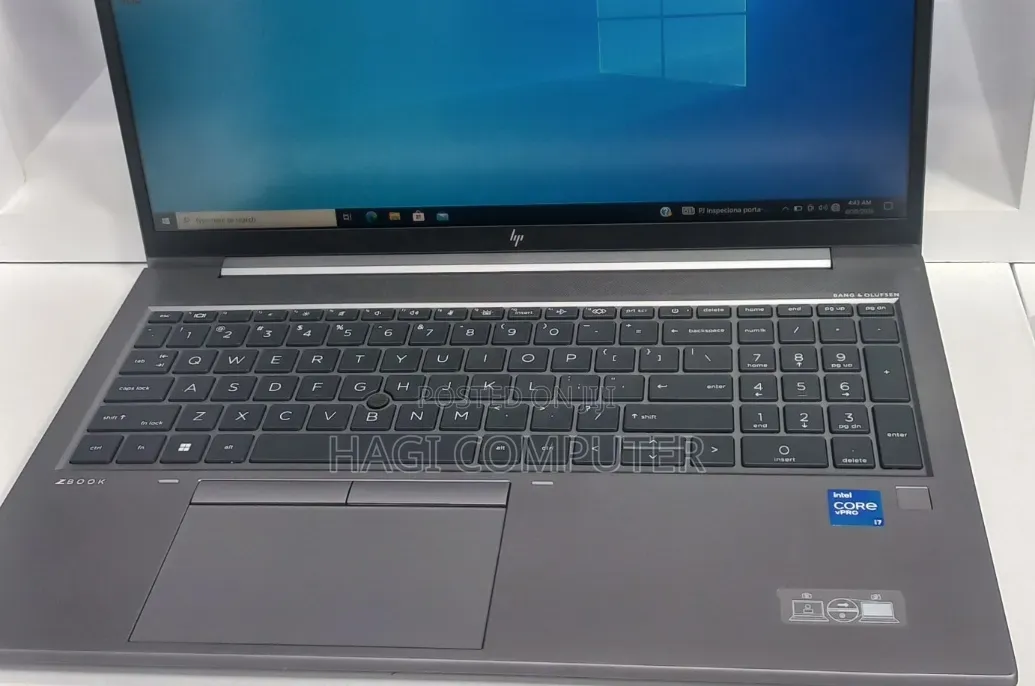 New Laptop HP ZBook Firefly G8 16GB Intel Core i7 SSD 512GB