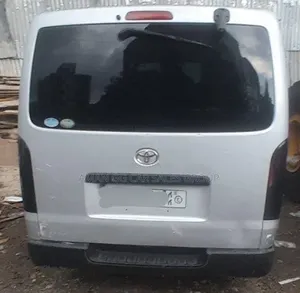 Toyota HiAce 2014 Silver