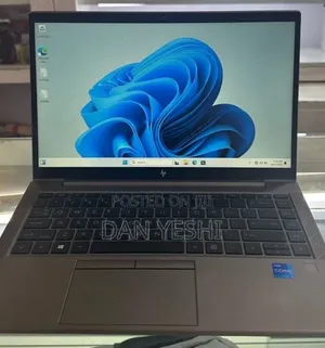 New Laptop HP ZBook Firefly G8 16GB Intel Core i5 SSD 512GB